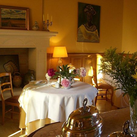 Chateau Des Salles Saint-Fort-sur-Gironde Esterno foto