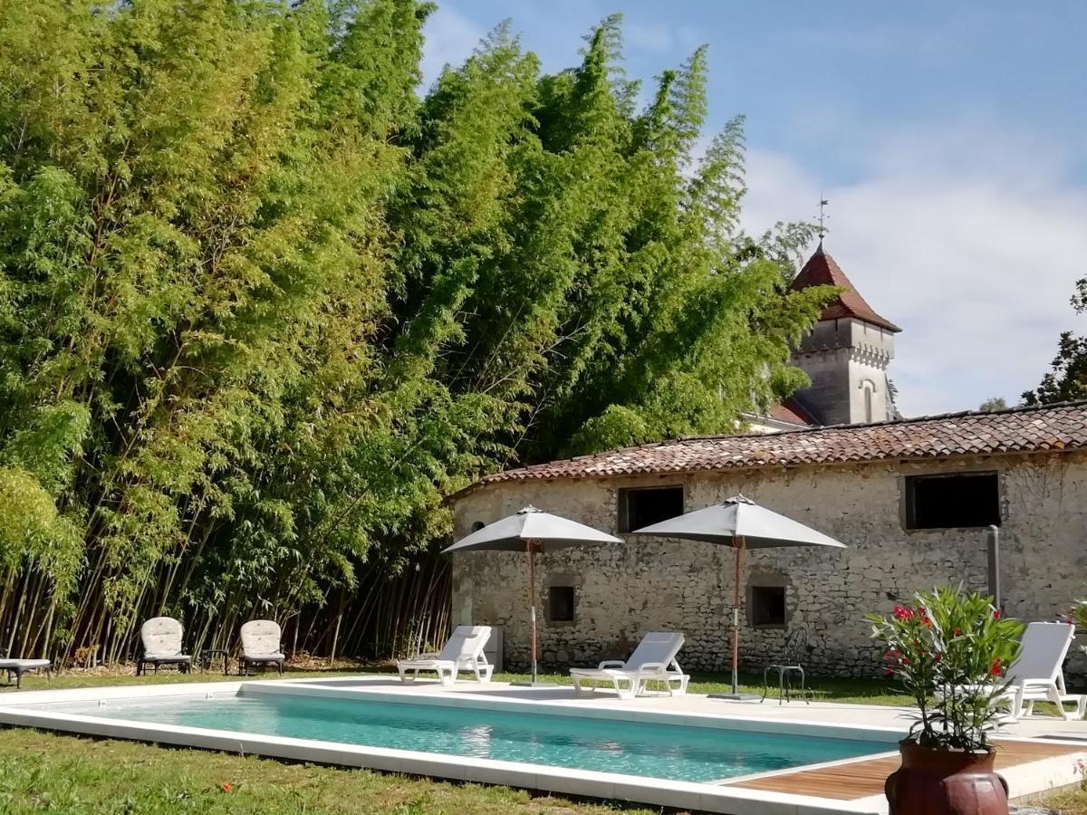 Chateau Des Salles Saint-Fort-sur-Gironde Esterno foto