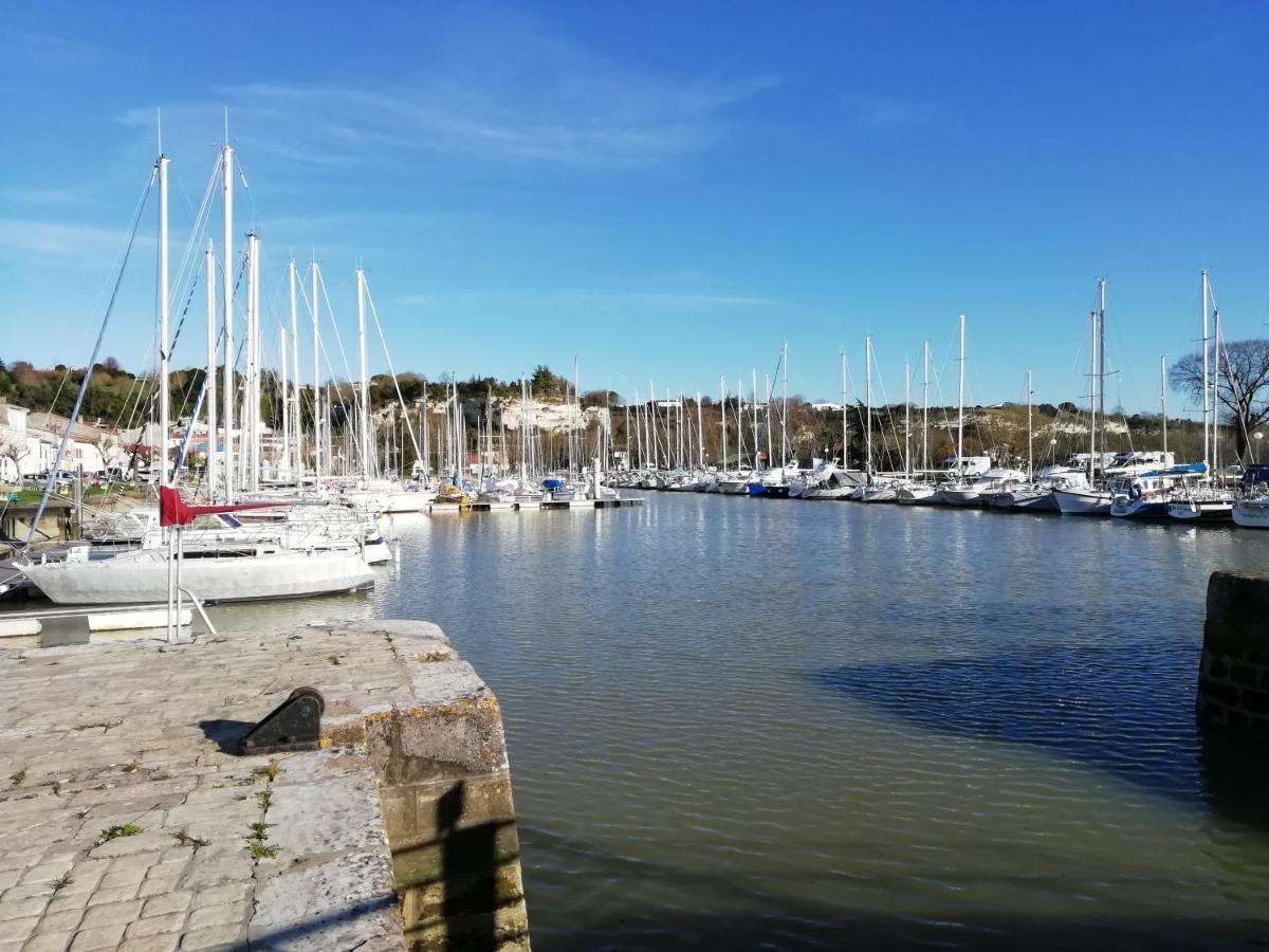 Chateau Des Salles Saint-Fort-sur-Gironde Esterno foto
