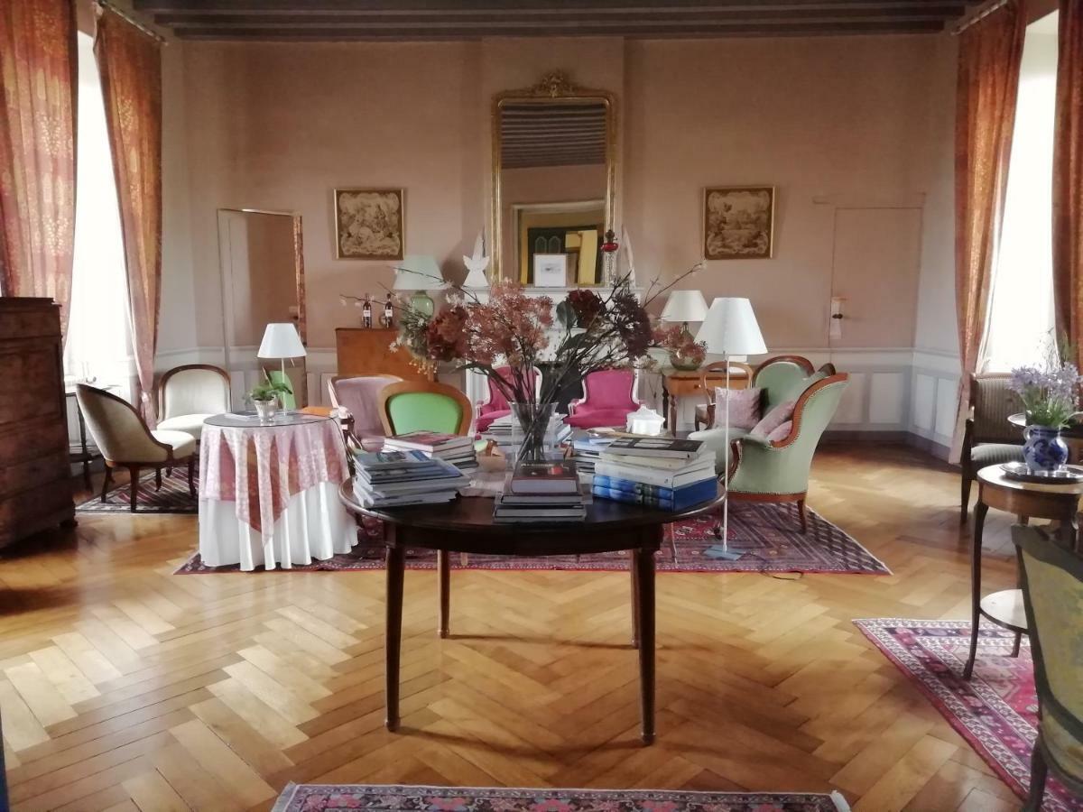 Chateau Des Salles Saint-Fort-sur-Gironde Esterno foto